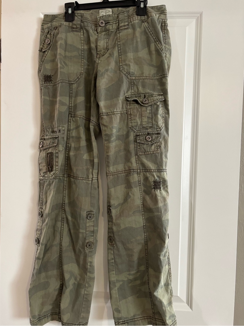 Y2K camo cargo pants sz: 5/6R